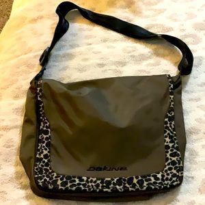 Dakine Jetset travel Crossbody cheetah brown purse handbag